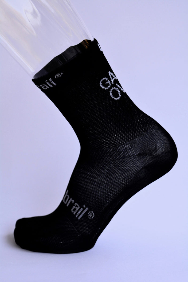 Load image into Gallery viewer, UMBRAIL SOCKS GAME OVER BLACK
